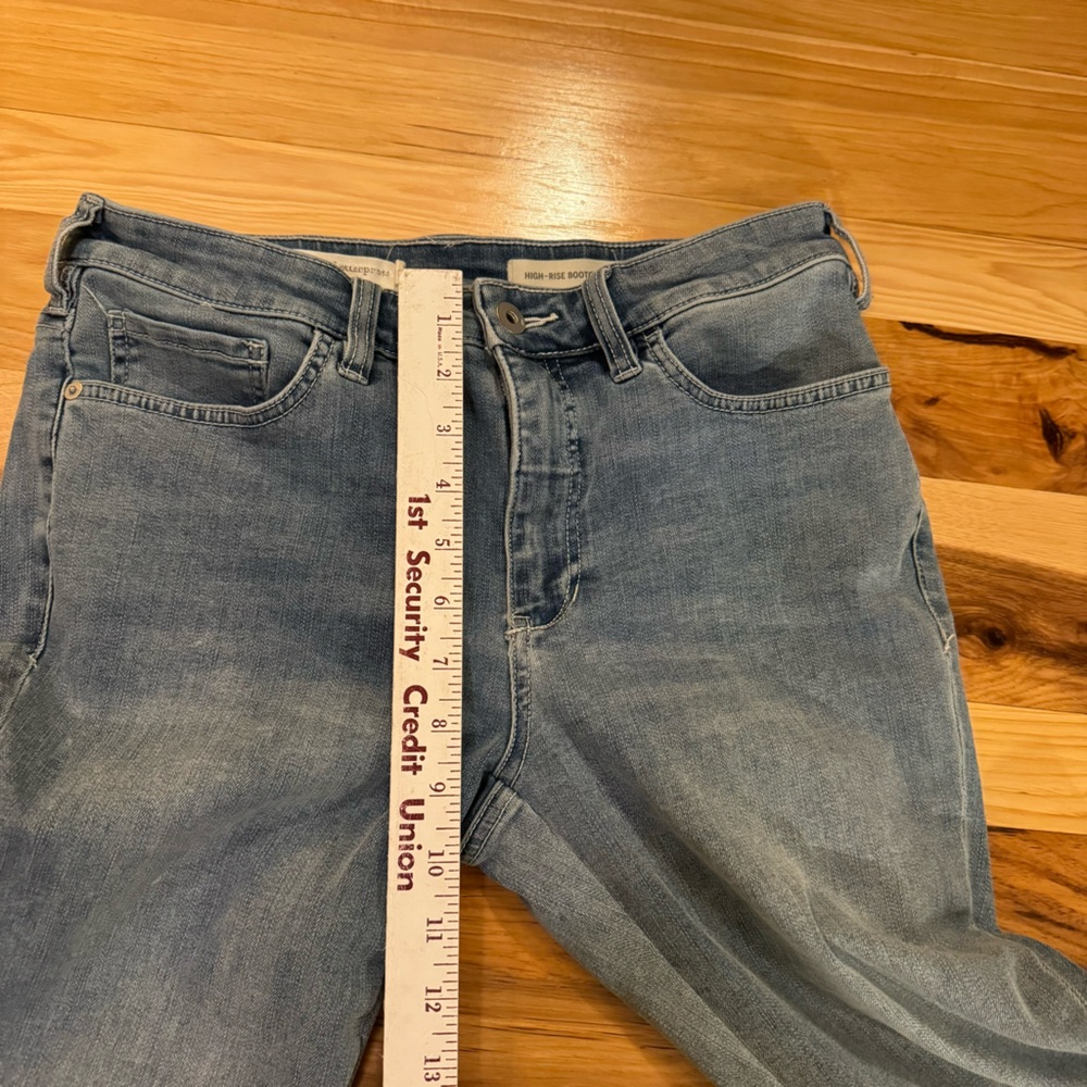 Anthropologie Light Wash Embroidered Cropped Jeans - Picture 9 of 10